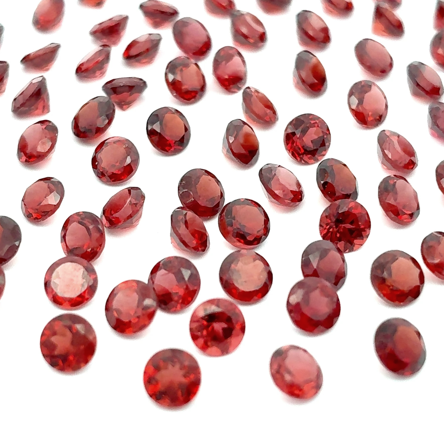 ONE 4mm Red Garnet Round Cut