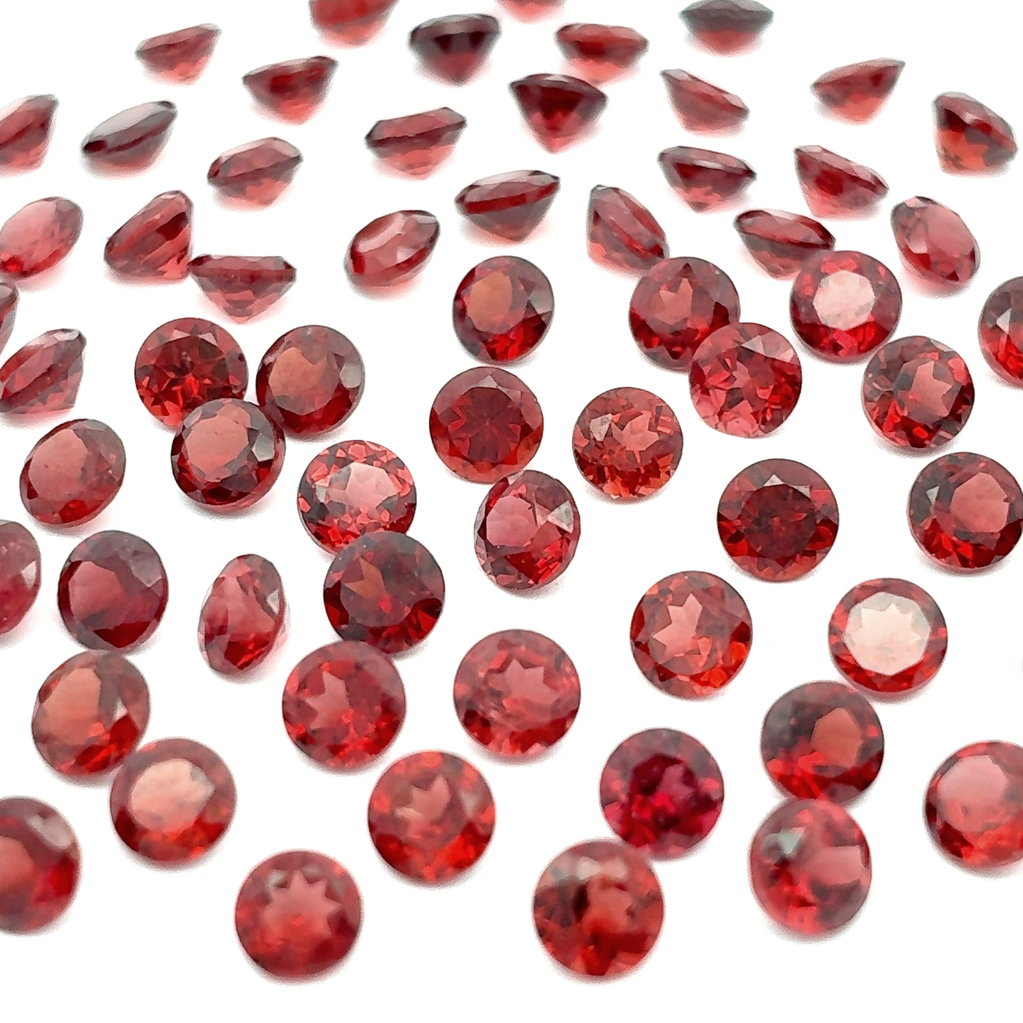 ONE 4mm Red Garnet Round Cut