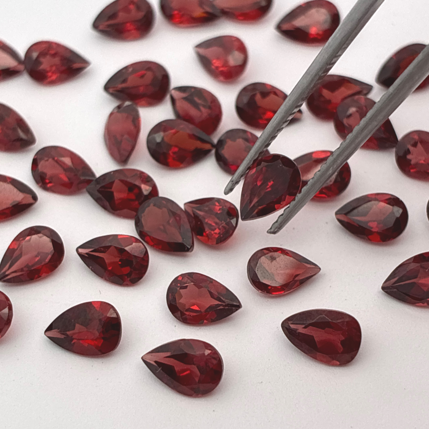 ONE 6x4mm Red Garnet Pear Cut