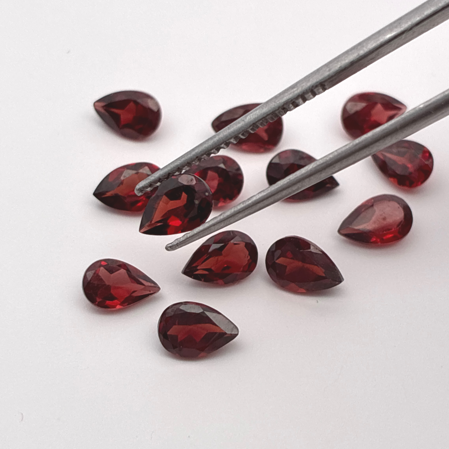 ONE 6x4mm Red Garnet Pear Cut