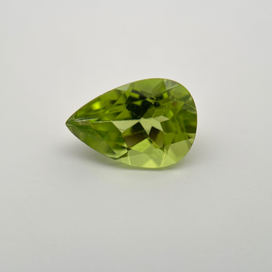 10x7mm Green Peridot 2 carat Pear Cut