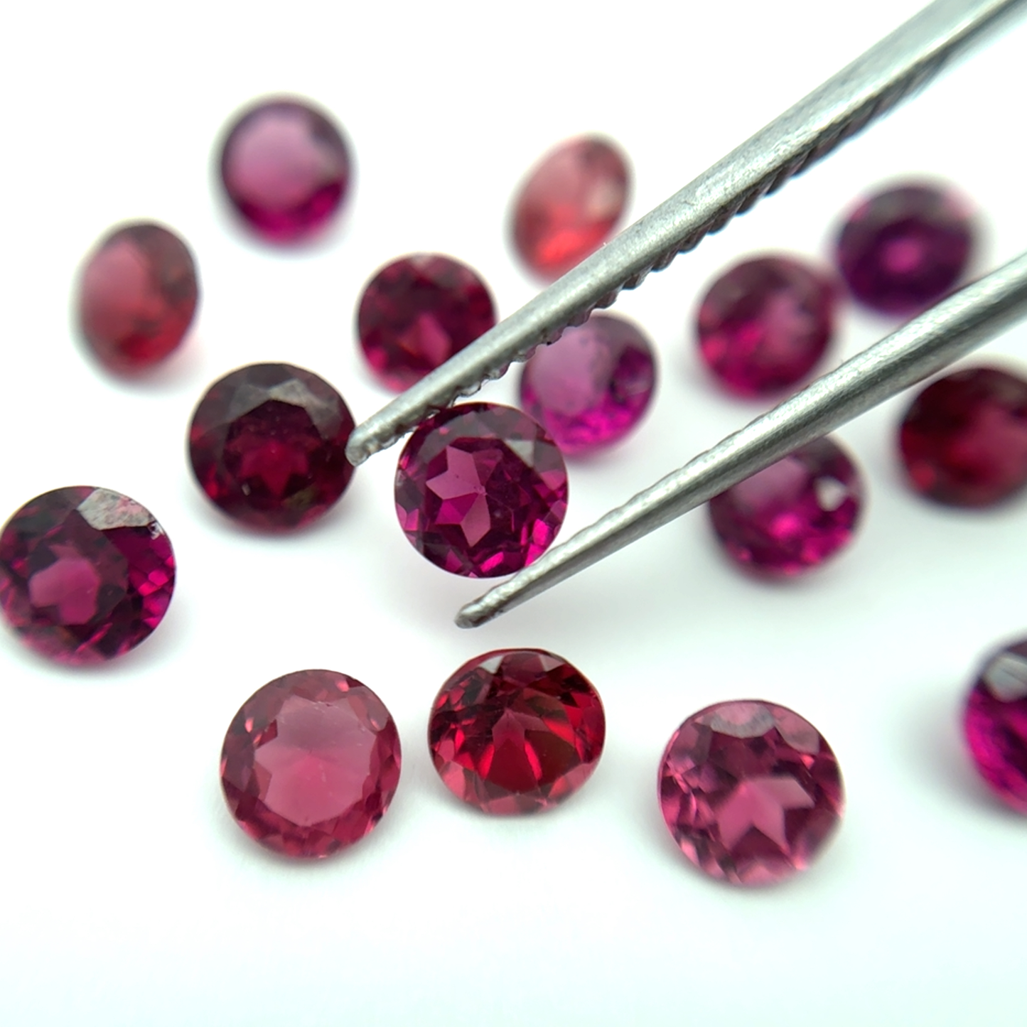 ONE 4mm Purple Garnet Round Cut