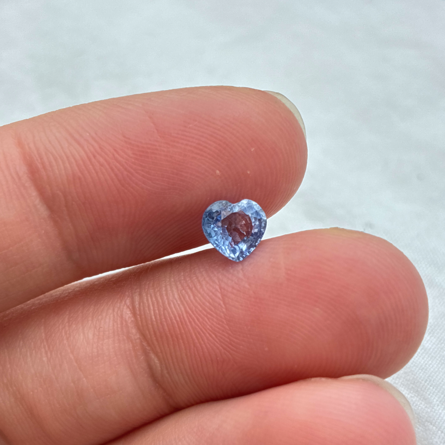 5.8mm Light Blue Sapphire, 0.87ct, Heart cut Loose Gem