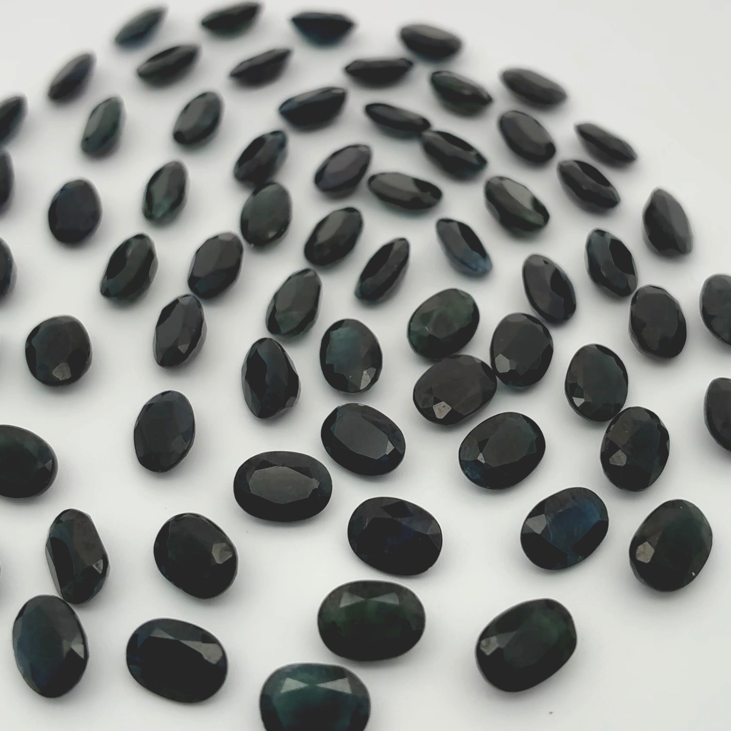 One-7x5mm Dark Blue Sapphire, Nearly Black, Natural Recycled Oval cut Gemstone
