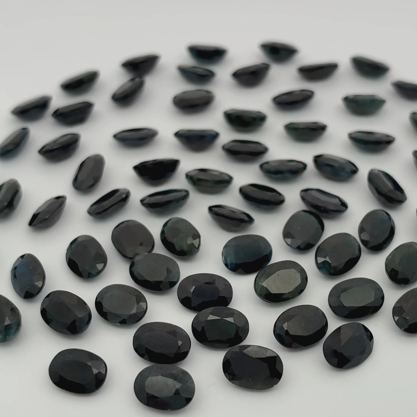 One-7x5mm Dark Blue Sapphire, Nearly Black, Natural Recycled Oval cut Gemstone