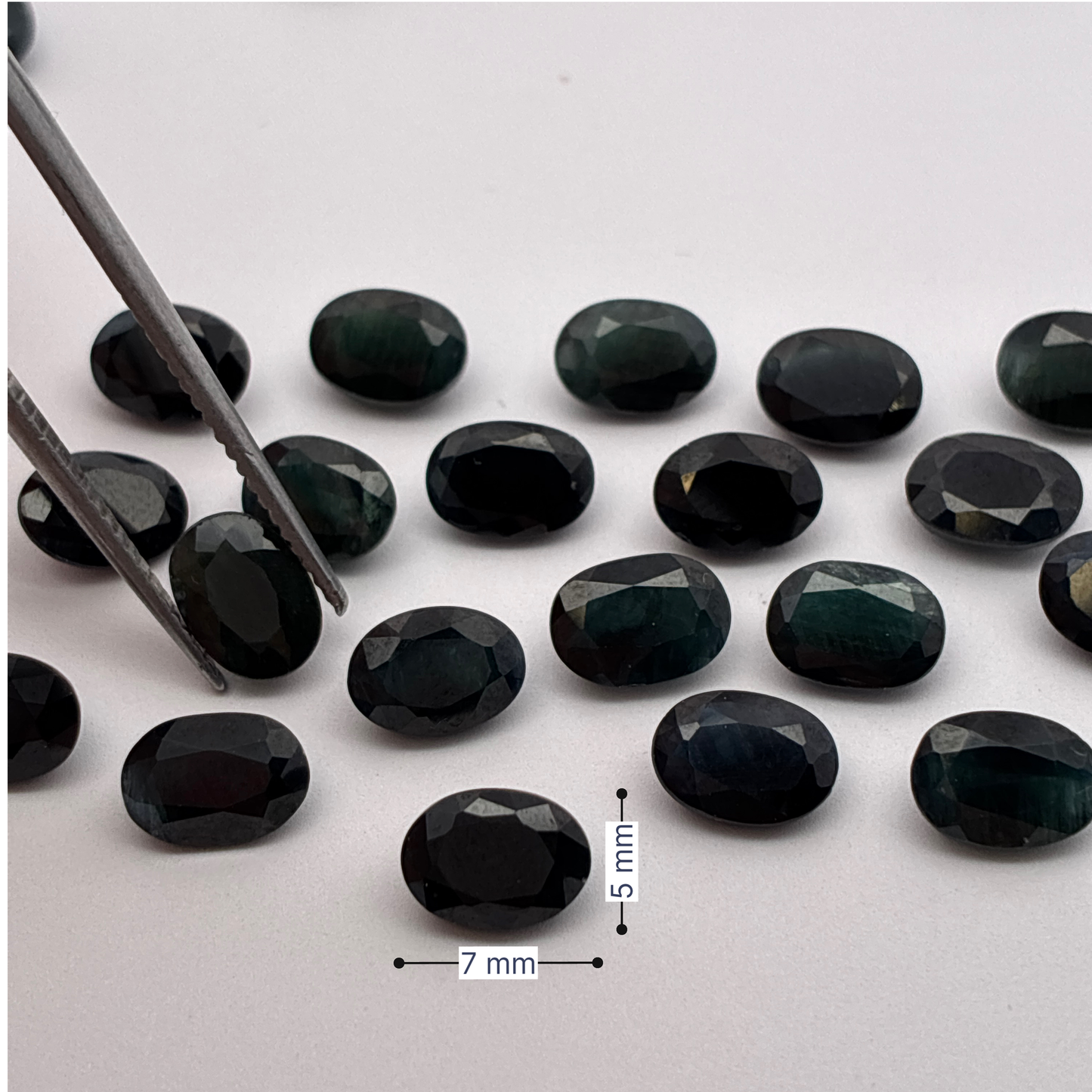 One-7x5mm Dark Blue Sapphire, Nearly Black, Natural Recycled Oval cut Gemstone