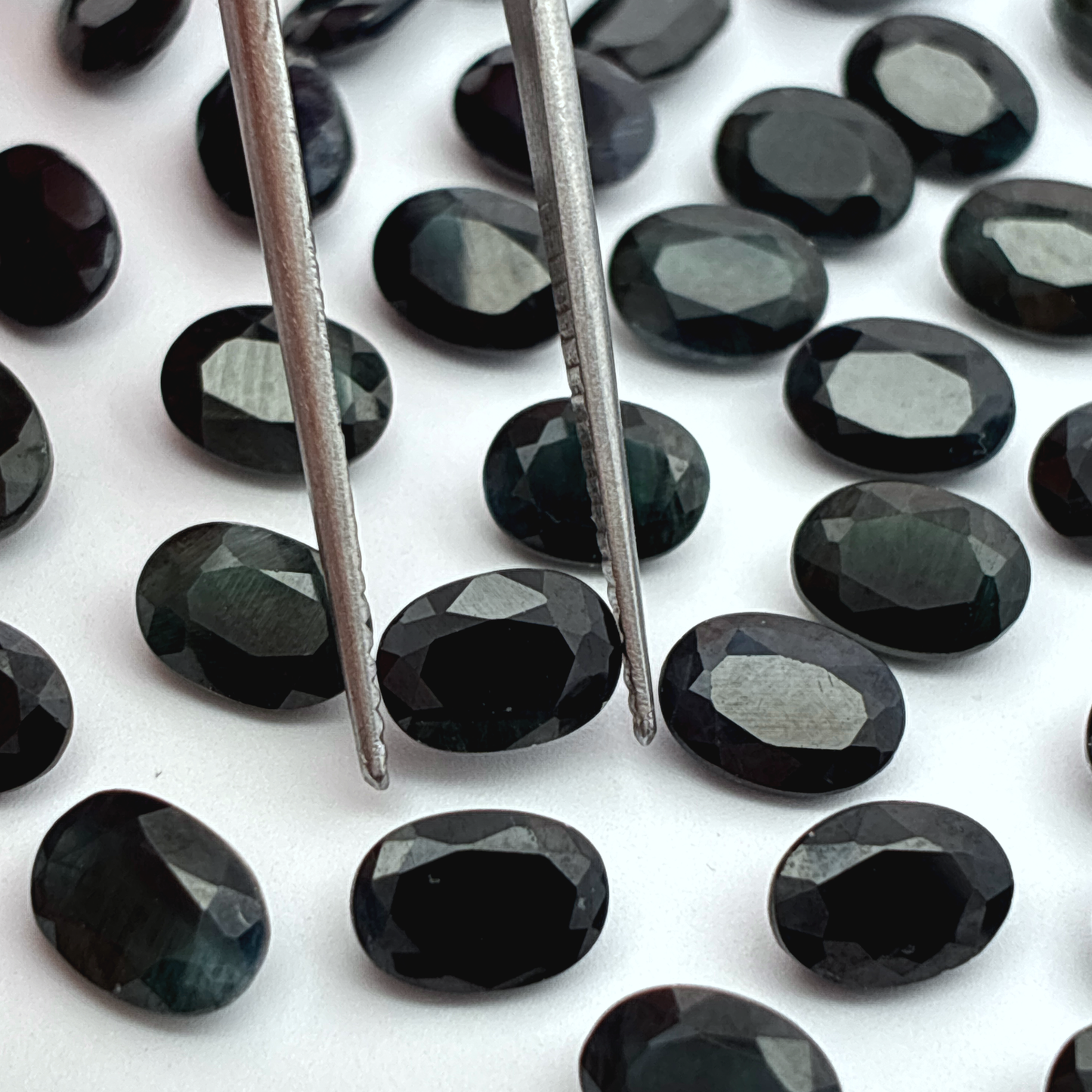 One-7x5mm Dark Blue Sapphire, Nearly Black, Natural Recycled Oval cut Gemstone