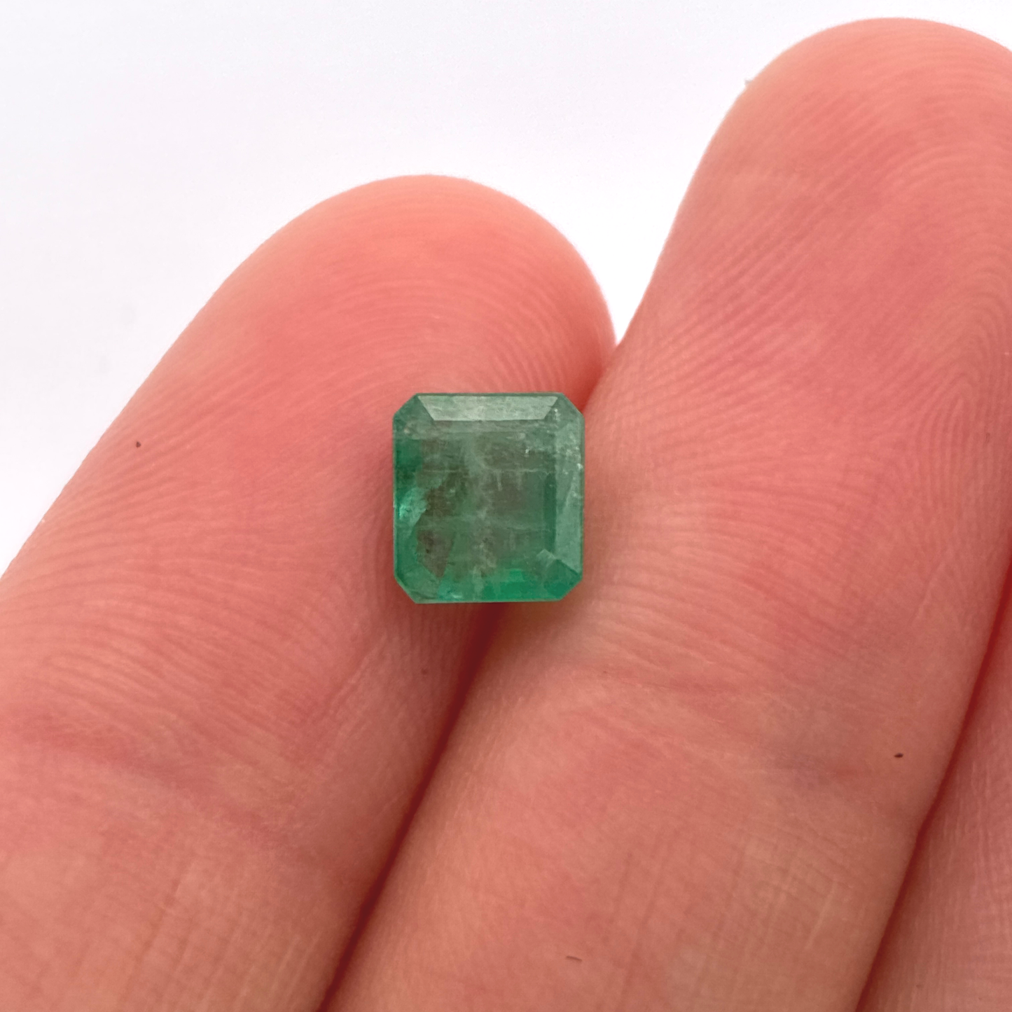 1 carat Natural Green Emerald, 6.4x5.8mm