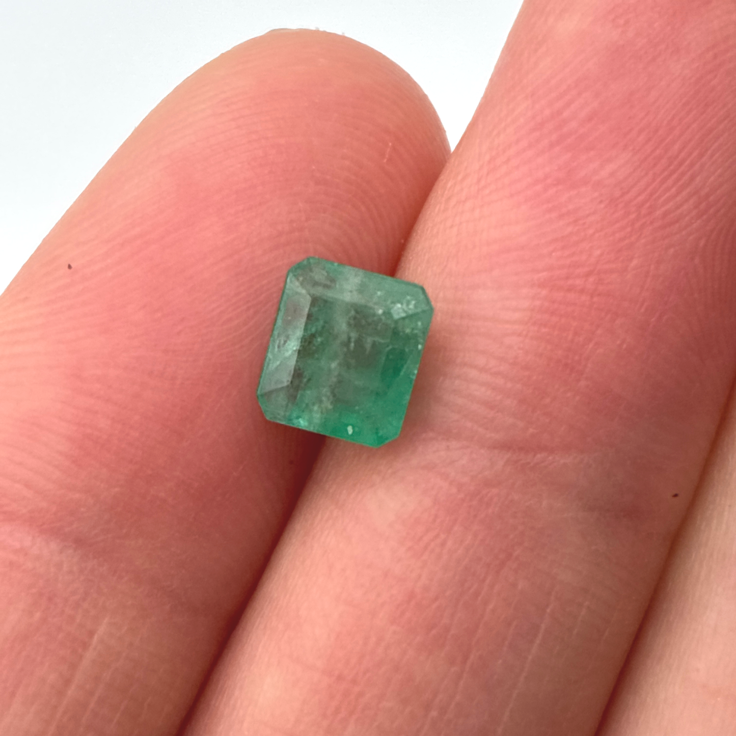 1 carat Natural Green Emerald, 6.4x5.8mm