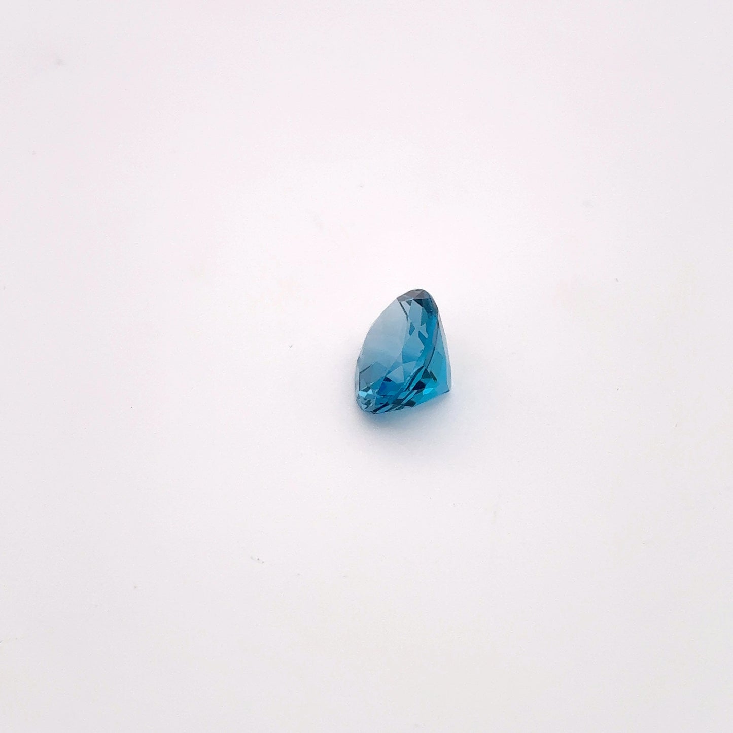 4.33 carat London Blue Topaz 11x9mm Oval Cut Gem