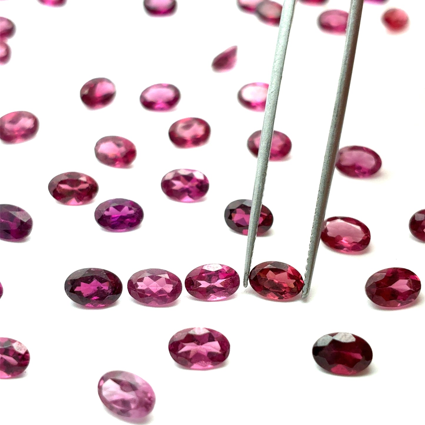 ONE 6x4mm Purple Garnet Oval Cut, Facet Loose Gemstone, 0.5 carat Rhodolite Garnet