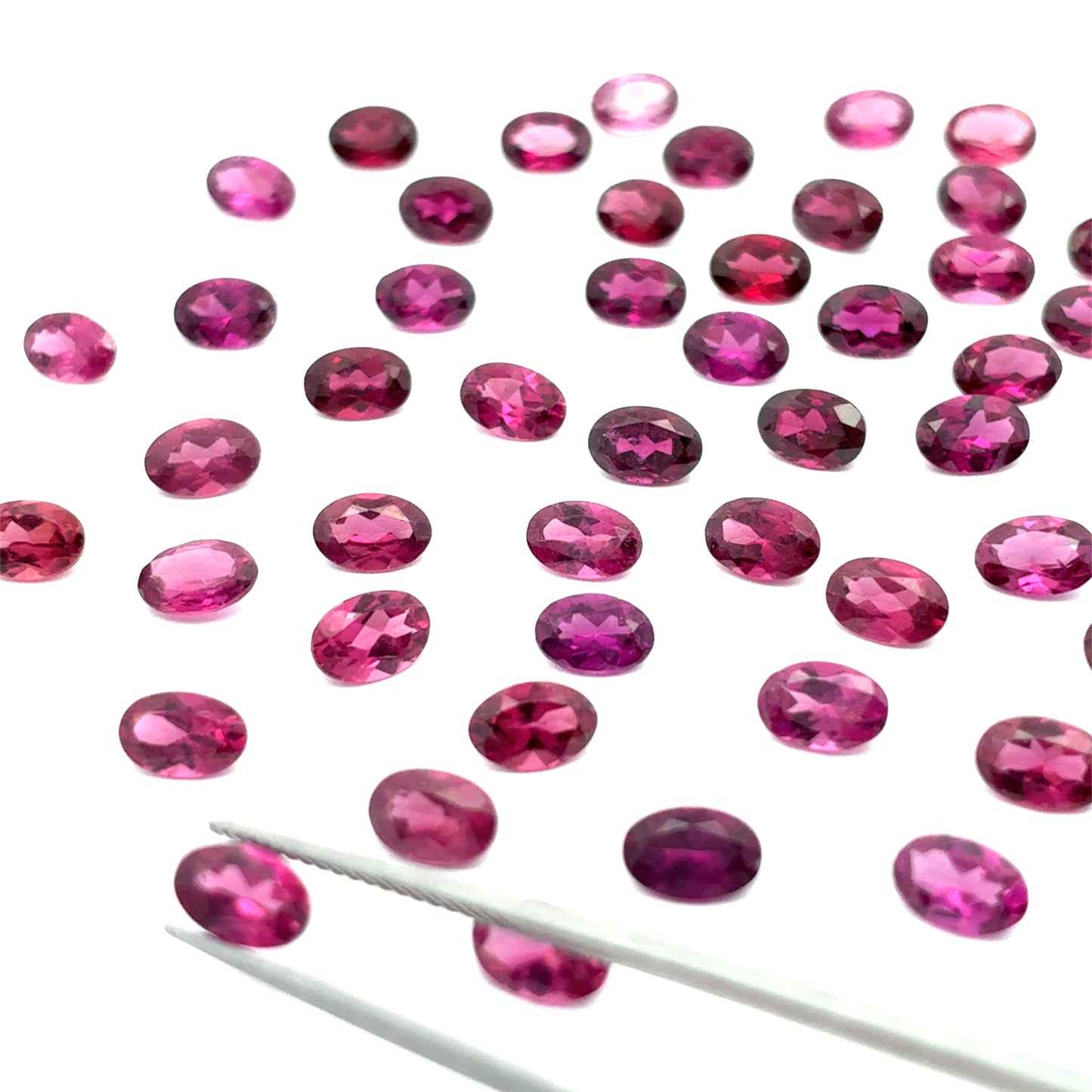 ONE 6x4mm Purple Garnet Oval Cut, Facet Loose Gemstone, 0.5 carat Rhodolite Garnet