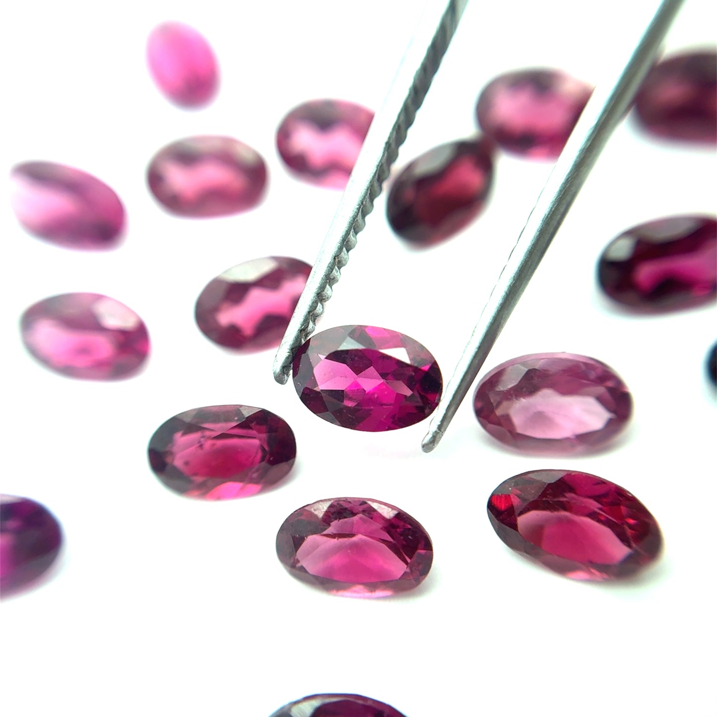 ONE 6x4mm Purple Garnet Oval Cut, Facet Loose Gemstone, 0.5 carat Rhodolite Garnet
