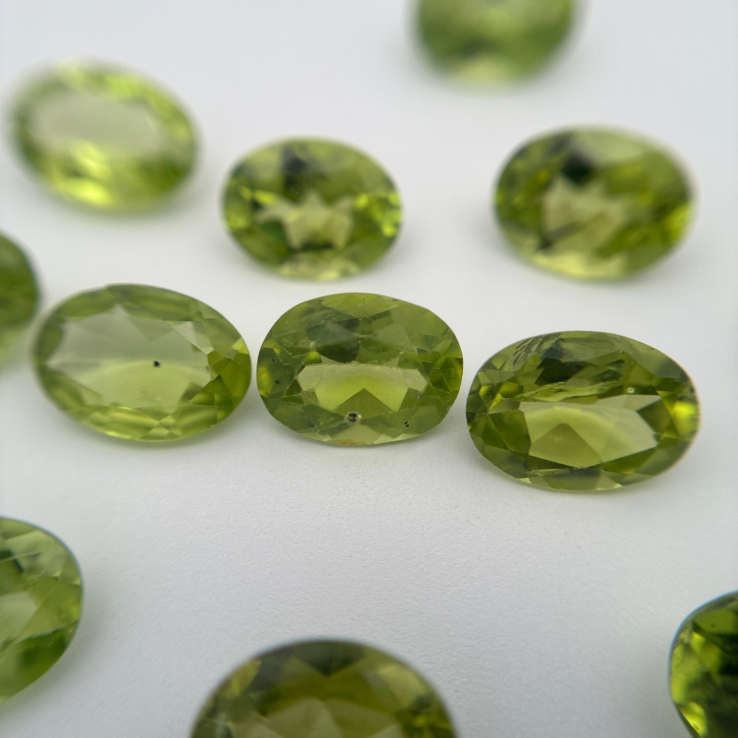 ONE 8x6mm Green Peridot Oval Cut, Faceted Loose Gemstone