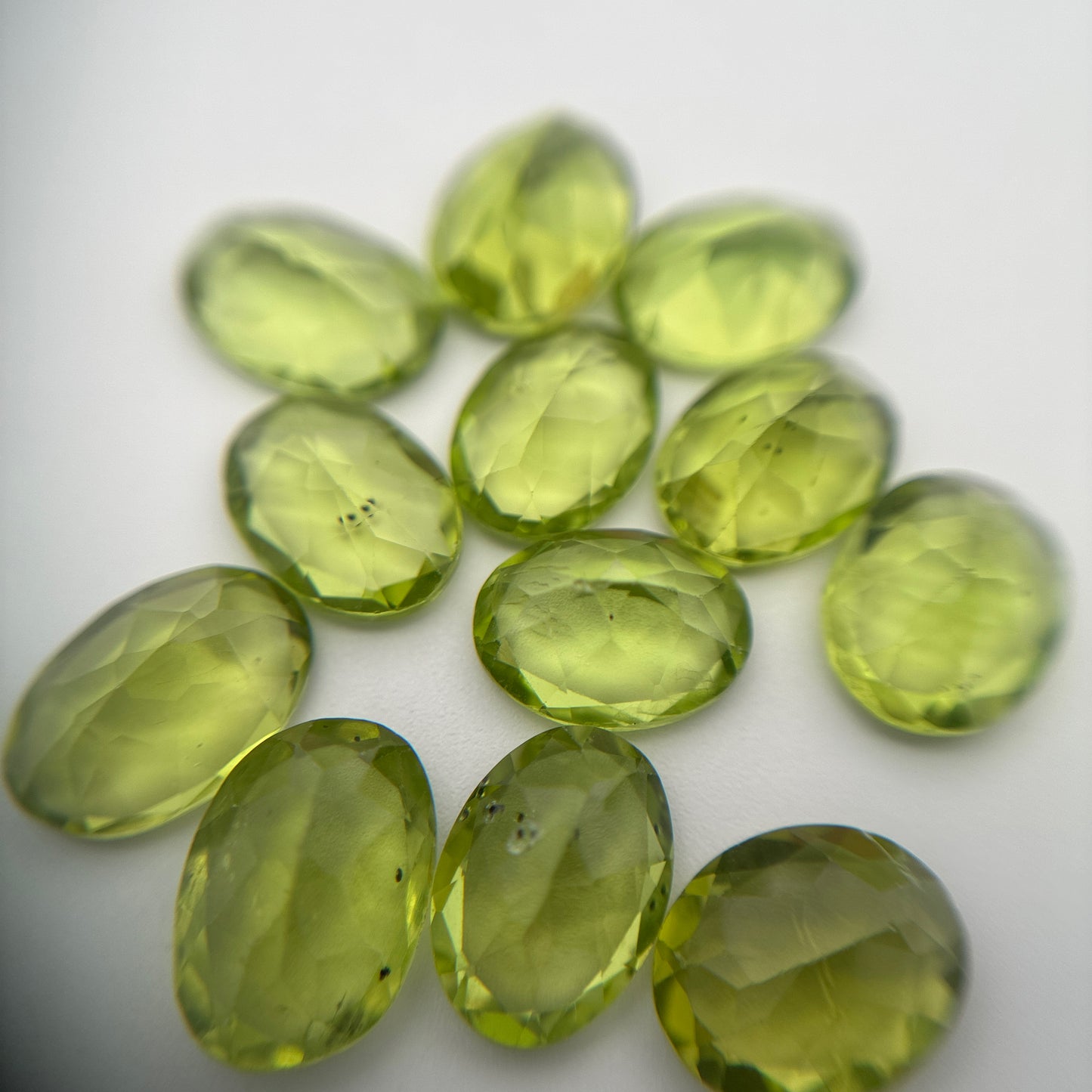 ONE 8x6mm Green Peridot Oval Cut, Faceted Loose Gemstone