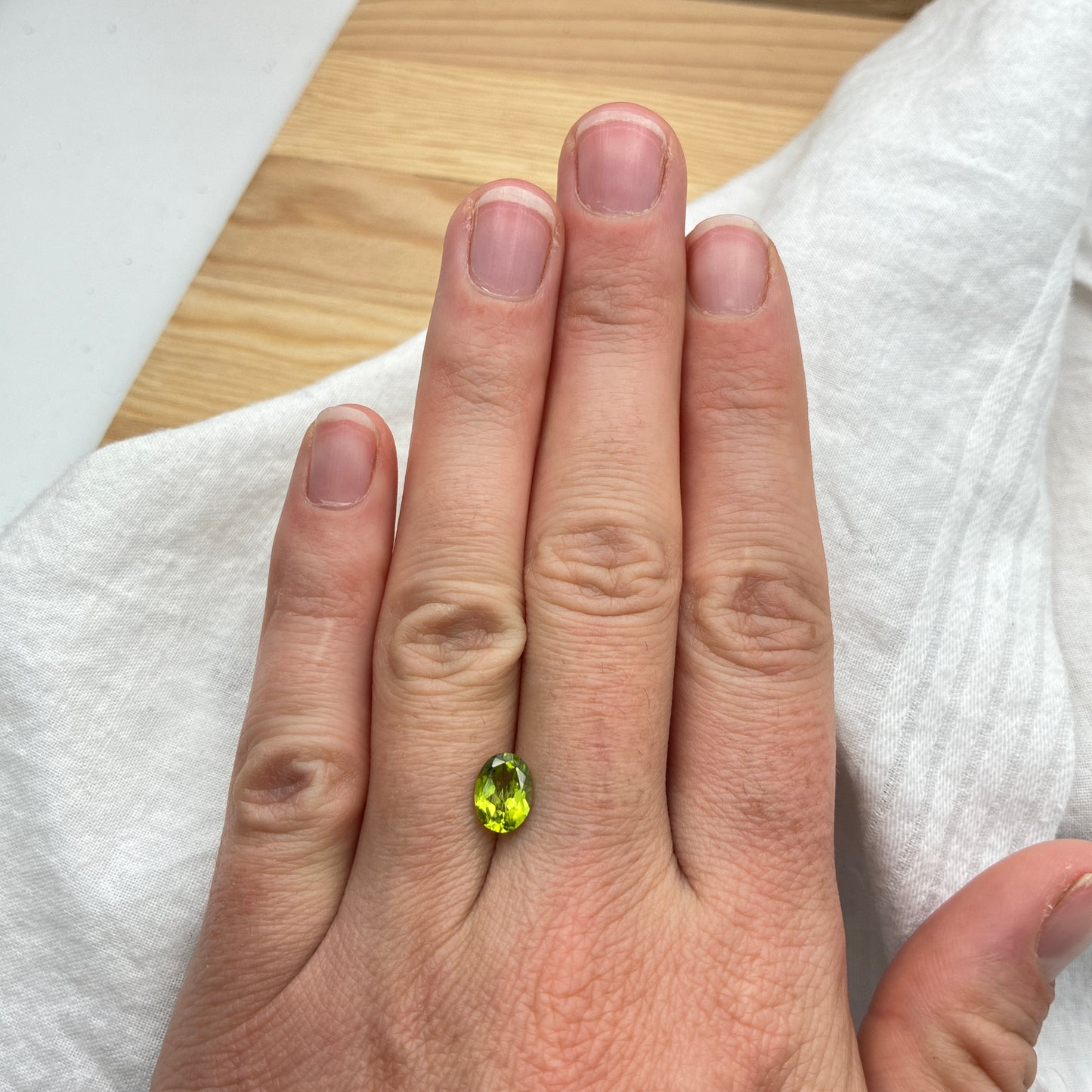 ONE 8x6mm Green Peridot Oval Cut, Faceted Loose Gemstone