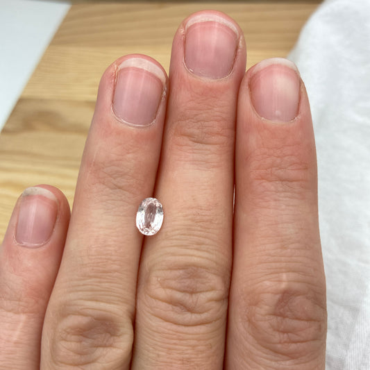 0.98 carat Light Pink Unheated Sapphire 7x5mm oval