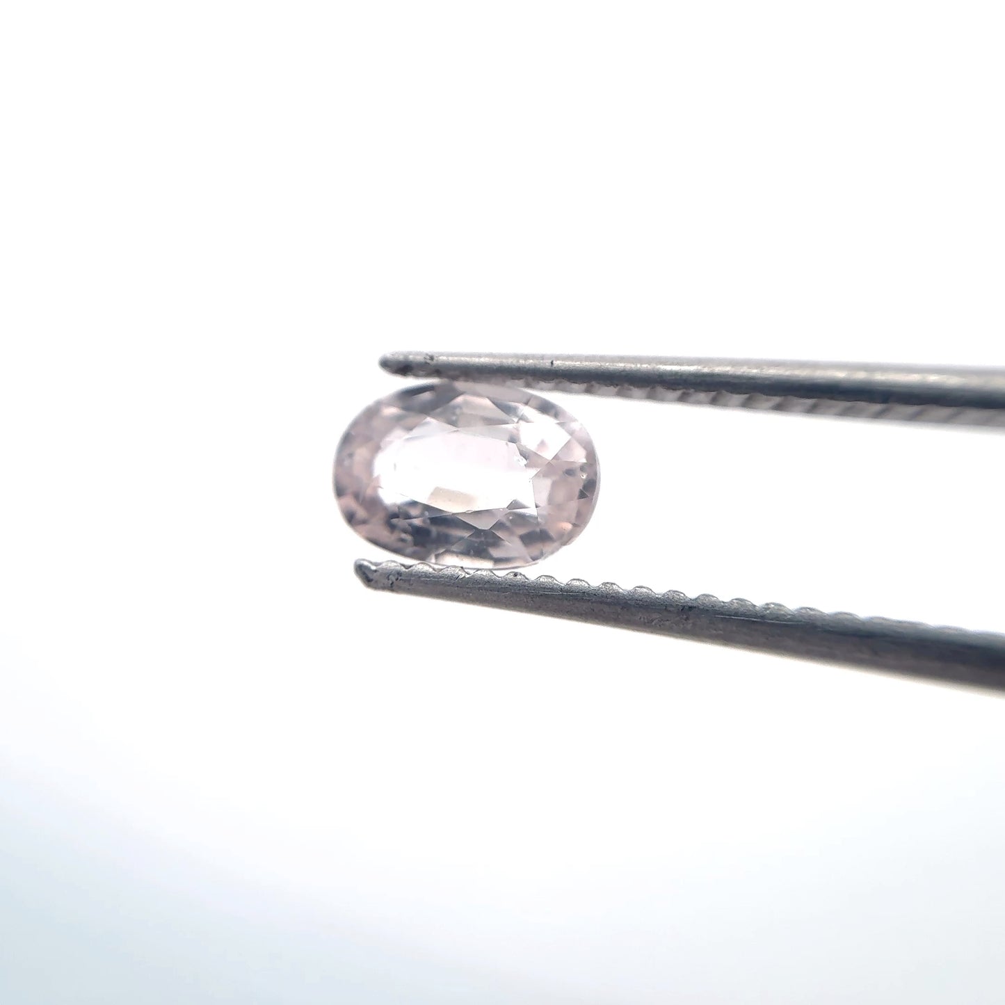 0.98 carat Light Pink Unheated Sapphire 7x5mm oval
