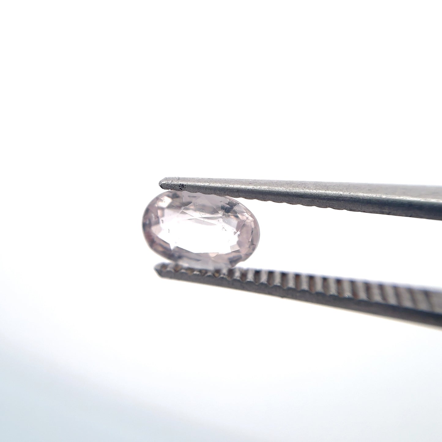 0.98 carat Light Pink Unheated Sapphire 7x5mm oval