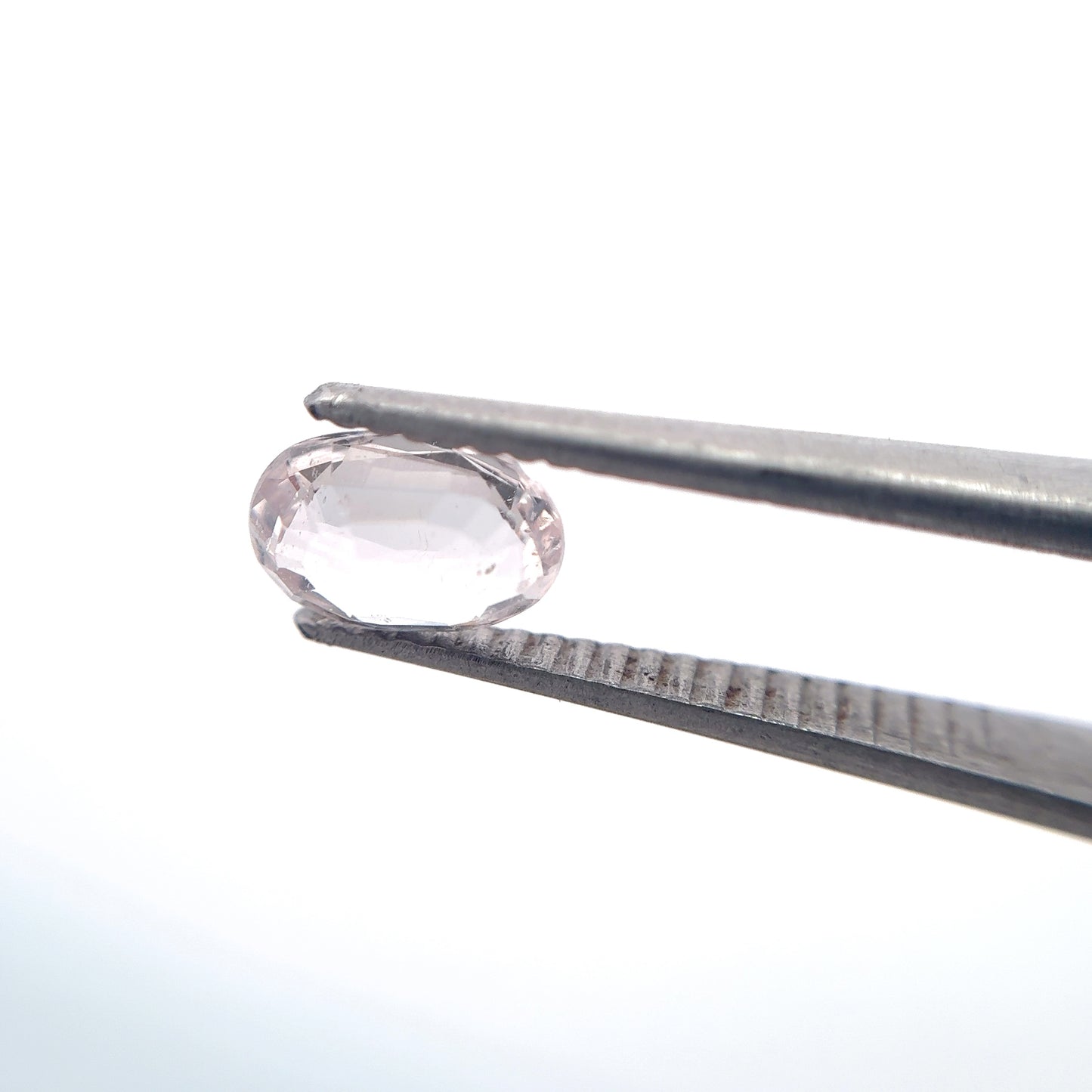 0.98 carat Light Pink Unheated Sapphire 7x5mm oval