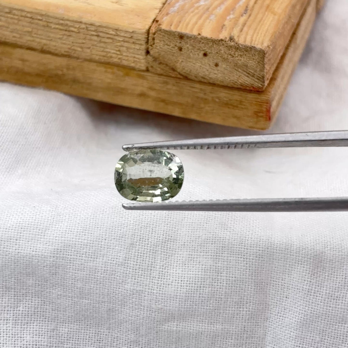 8x6mm Light Yellowish Green Natural Unheated Sapphire oval Loose Gemstone, 1.66 carat