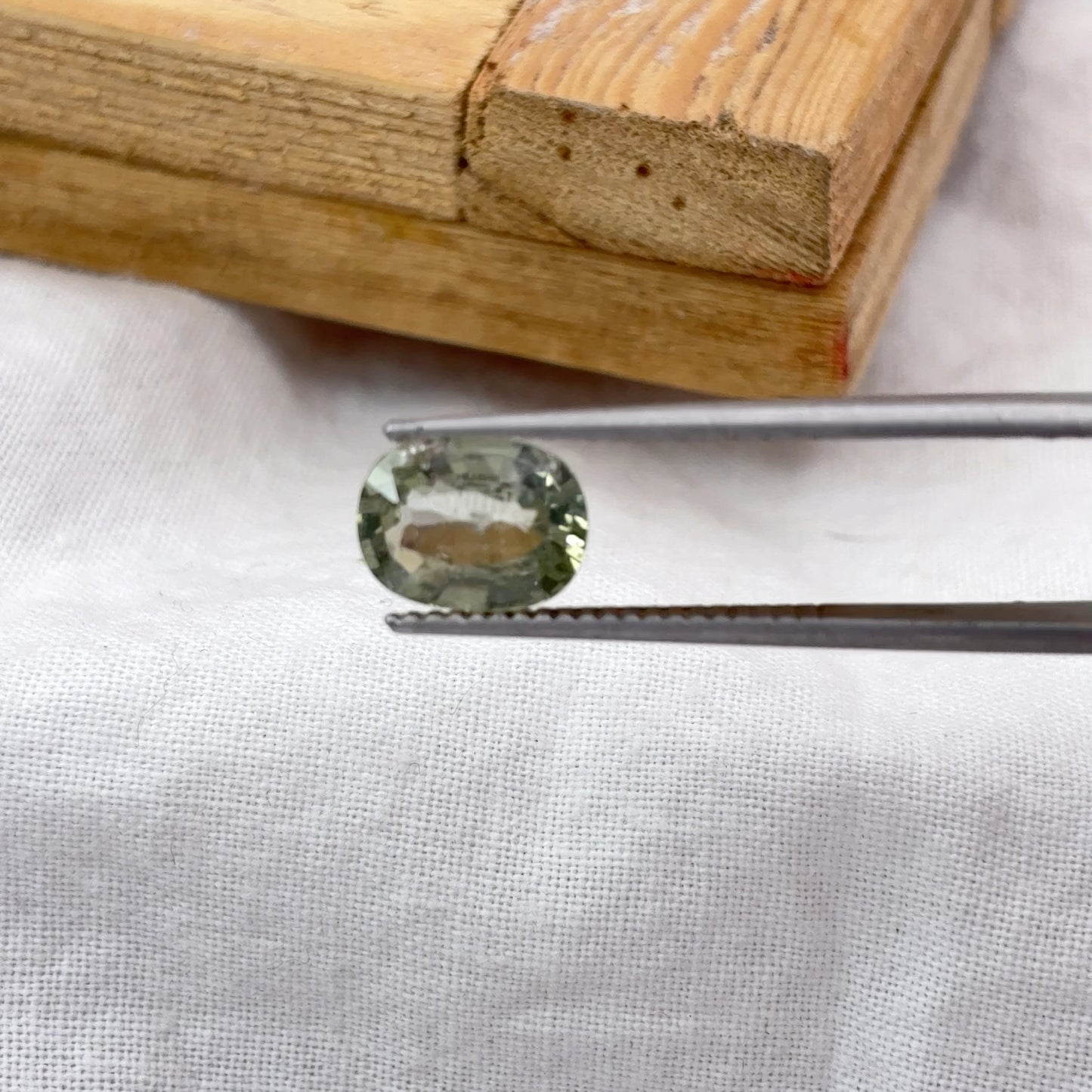 8x6mm Light Yellowish Green Natural Unheated Sapphire oval Loose Gemstone, 1.66 carat