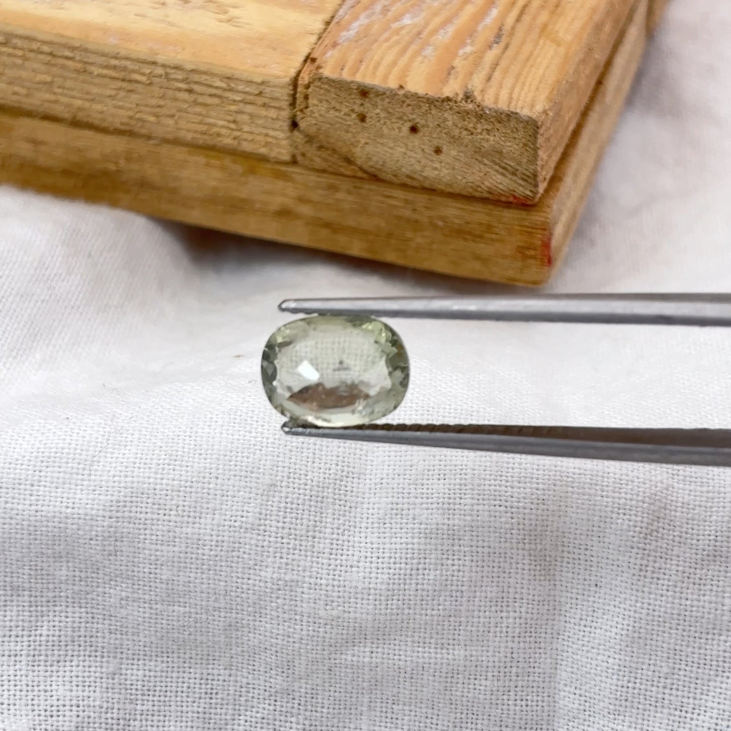 8x6mm Light Yellowish Green Natural Unheated Sapphire oval Loose Gemstone, 1.66 carat