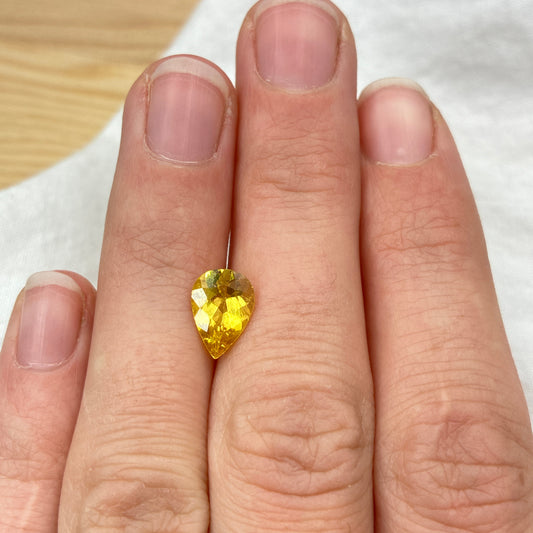 1.37 carat Heliodor, Yellow Beryl 10x7mm pear