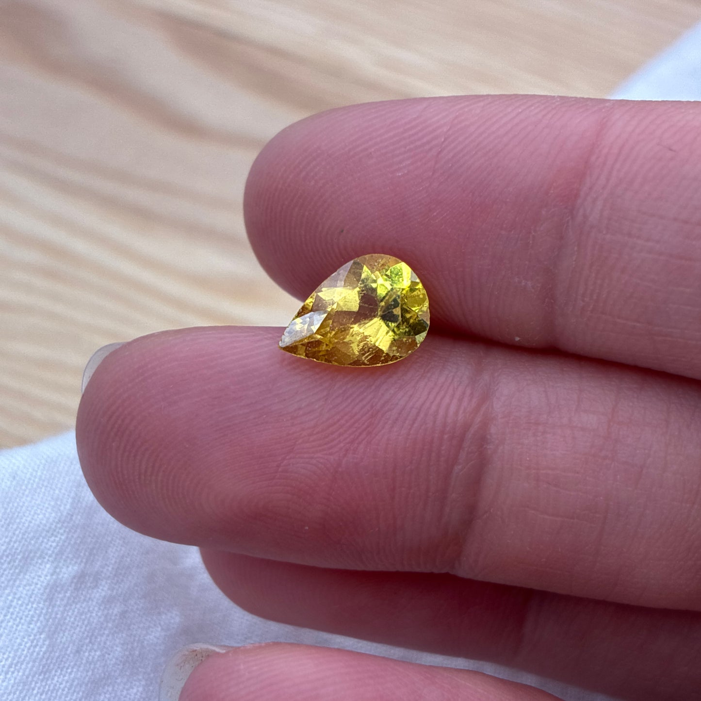 1.37 carat Heliodor, Yellow Beryl 10x7mm pear