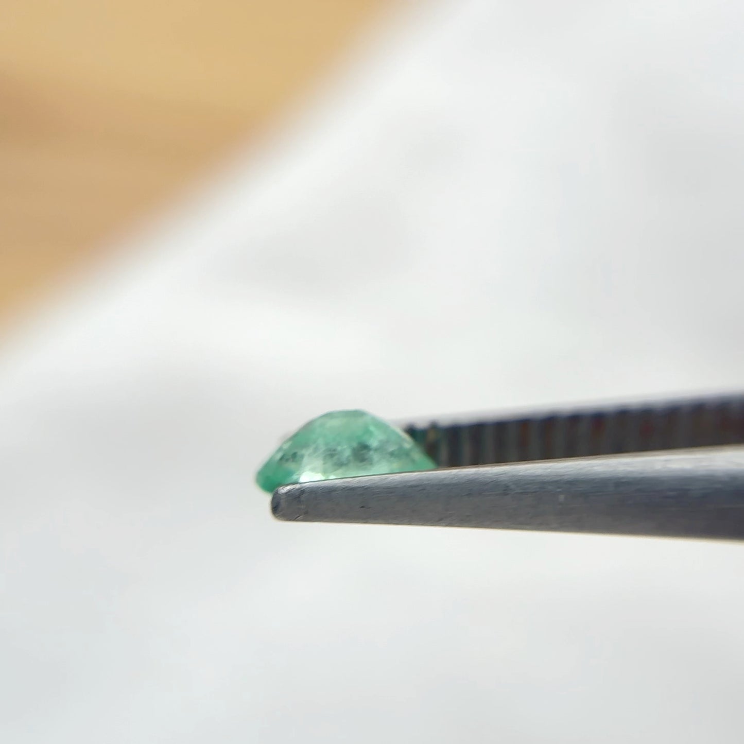 Loose Natural Emerald Light Green 6x4mm 0.40 carat