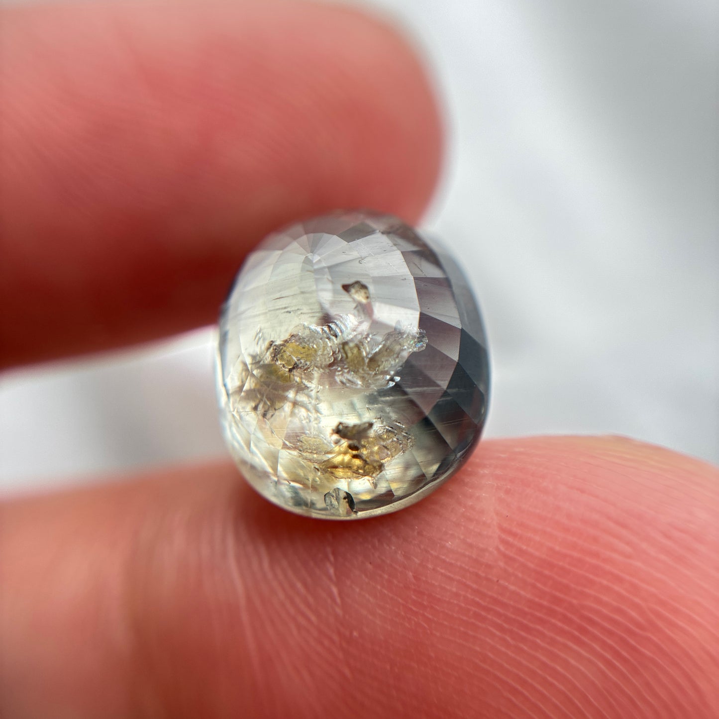 13 carat Color Change Sapphire 13.75x11.65mm Oval Cut, Green to Purple Unheated Natural