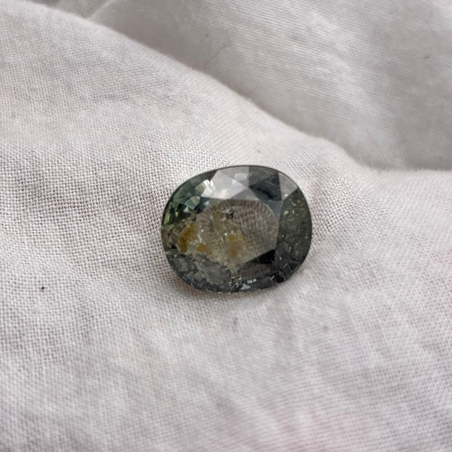 13 carat Color Change Sapphire 13.75x11.65mm Oval Cut, Green to Purple Unheated Natural