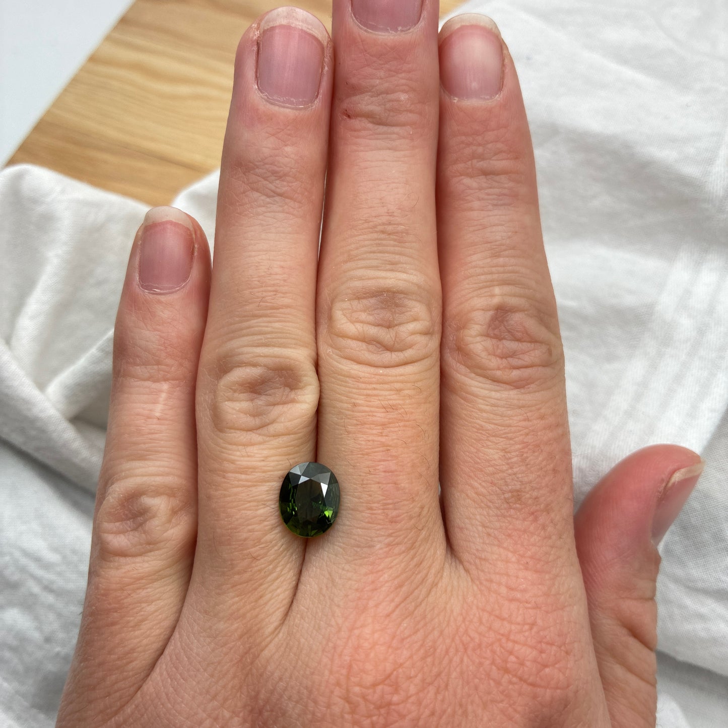 2 carat Green Sapphire 9.25x7.72mm Oval Cut, Heat Treated