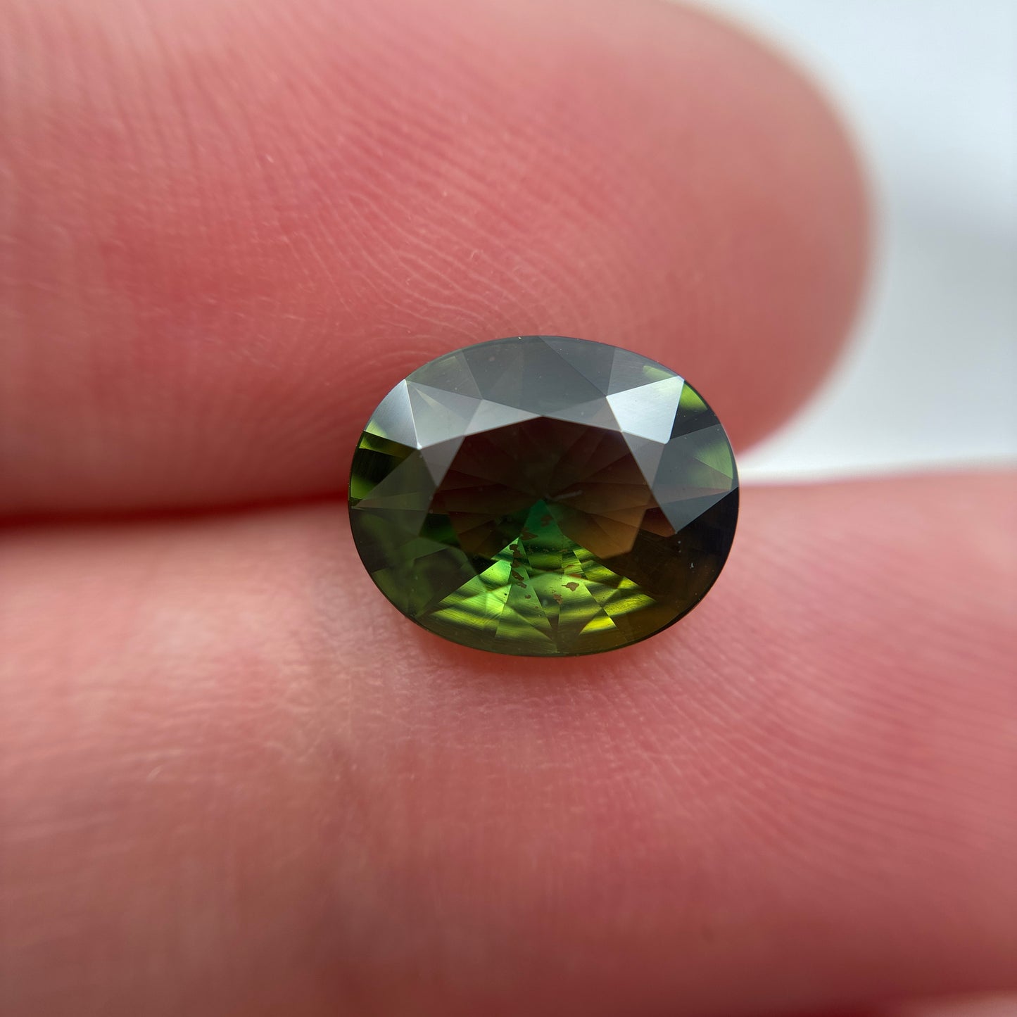 2 carat Green Sapphire 9.25x7.72mm Oval Cut, Heat Treated