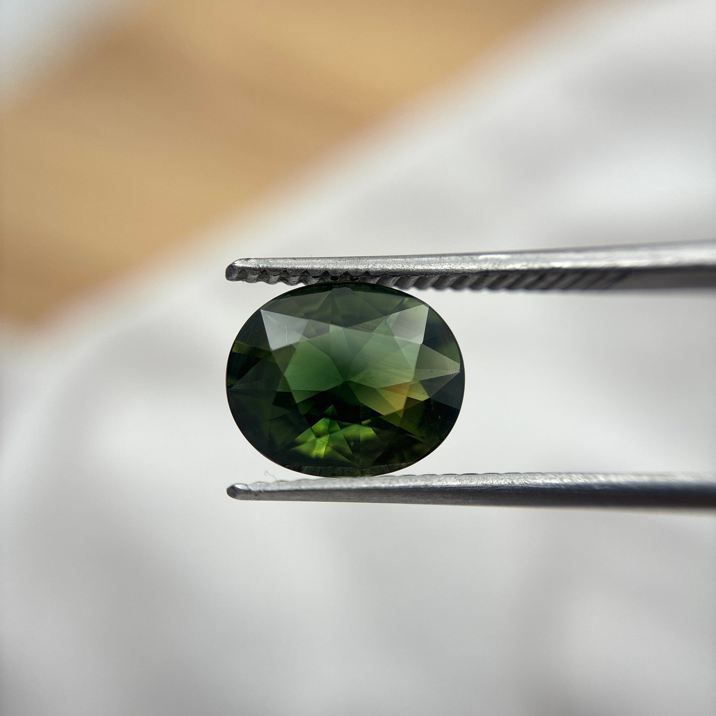 2 carat Green Sapphire 9.25x7.72mm Oval Cut, Heat Treated