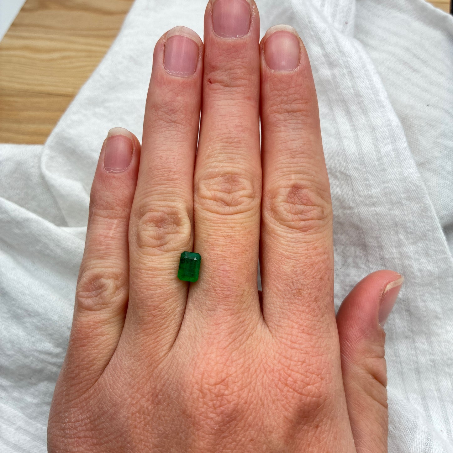 7x5mm Natural Green Emerald, 1 Carat Emerald-Cut