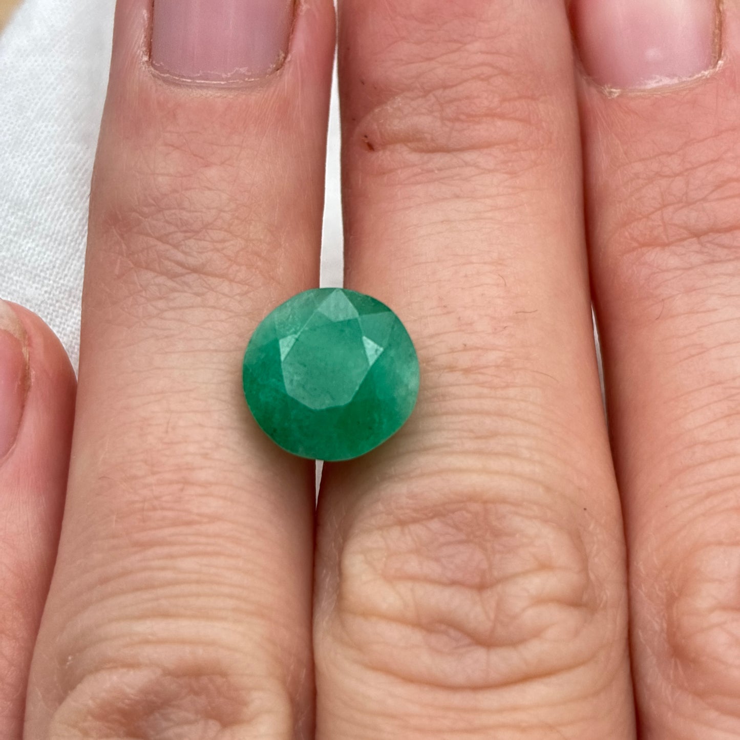 10mm Round cut Natural Emerald, 4 carats