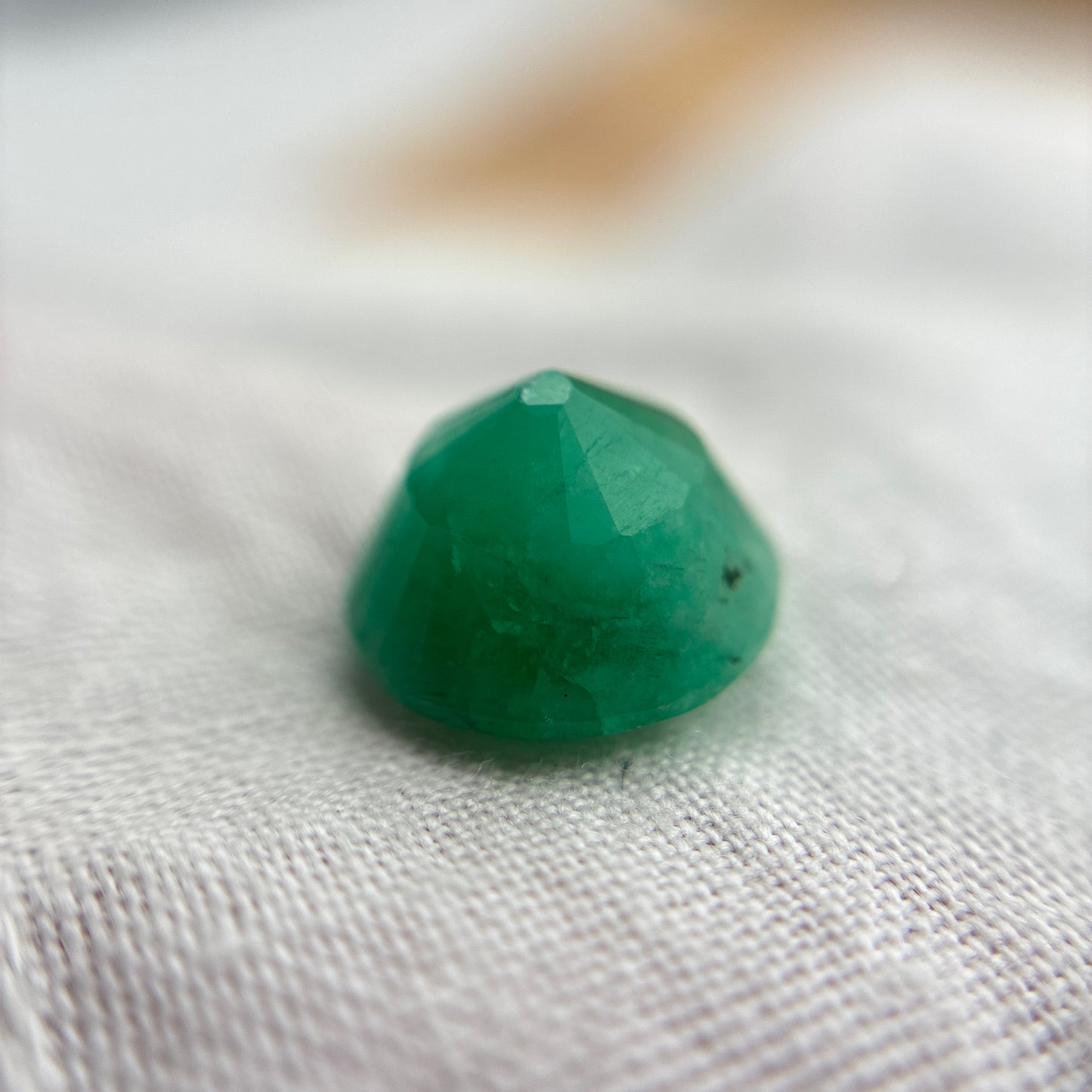 10mm Round cut Natural Emerald, 4 carats