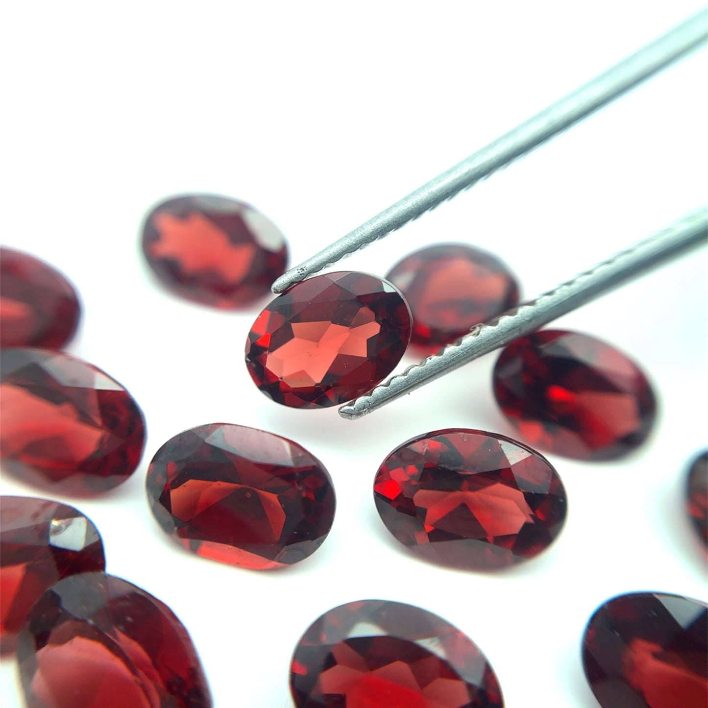 ONE 7x5mm Red Garnet Oval Cut