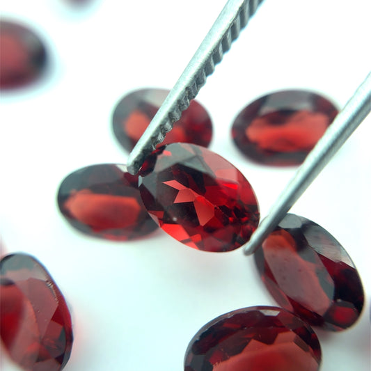 ONE 7x5mm Red Garnet Oval Cut