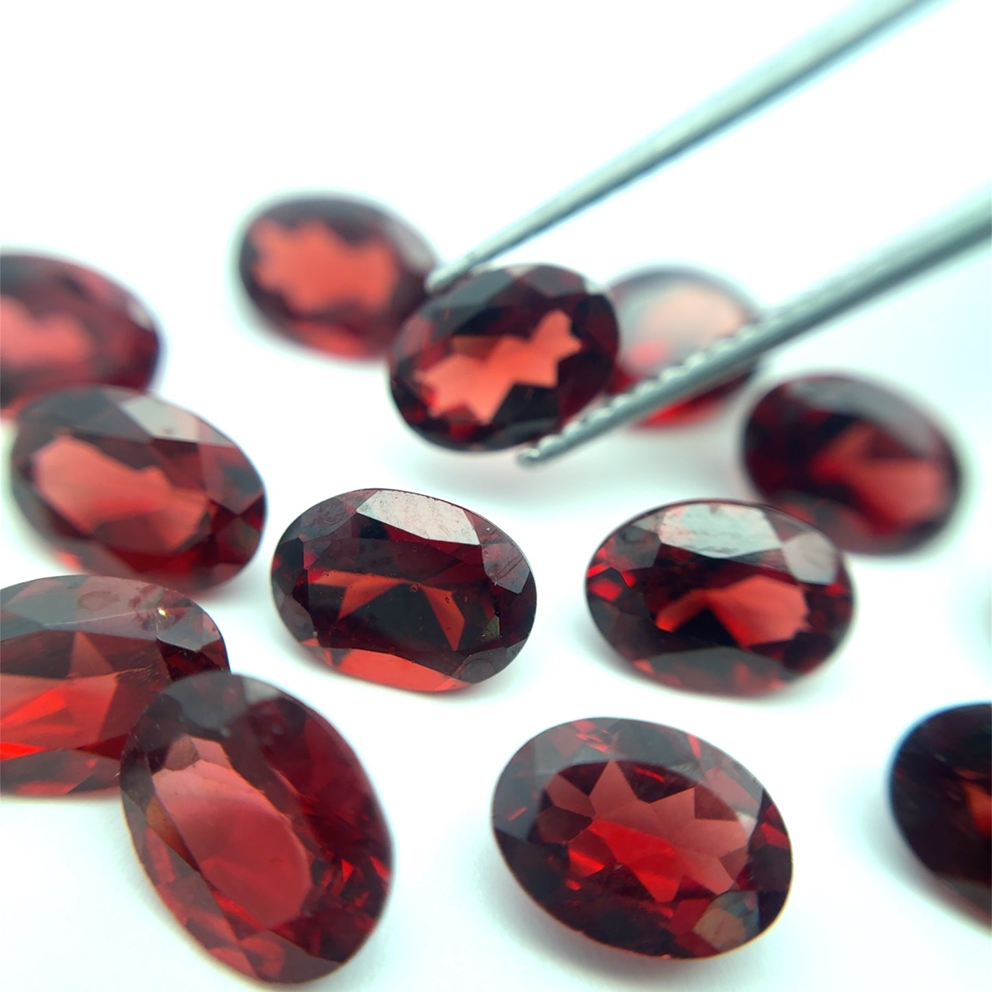 ONE 7x5mm Red Garnet Oval Cut