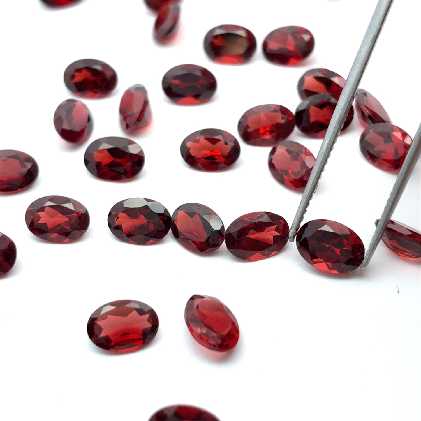 ONE 7x5mm Red Garnet Oval Cut