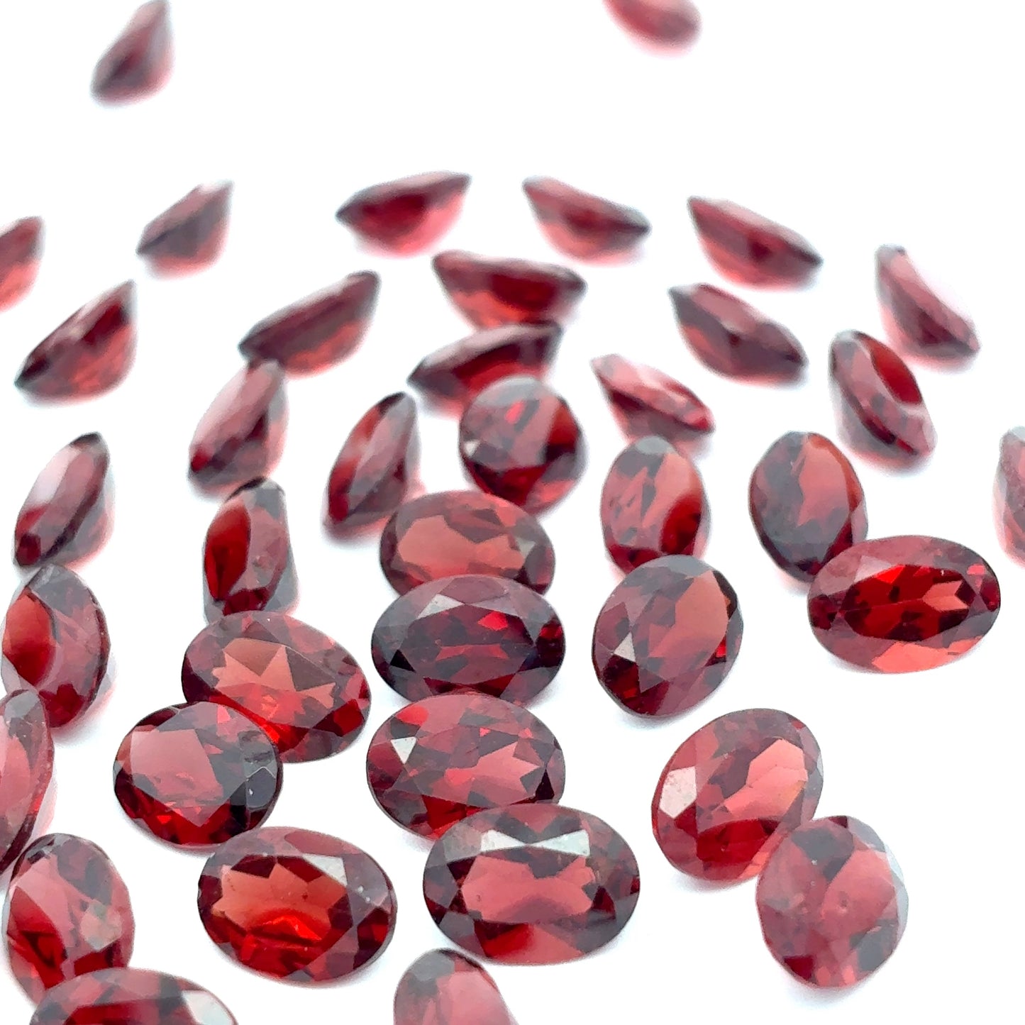 ONE 7x5mm Red Garnet Oval Cut