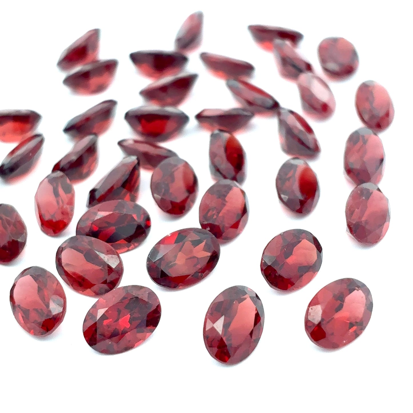 ONE 7x5mm Red Garnet Oval Cut