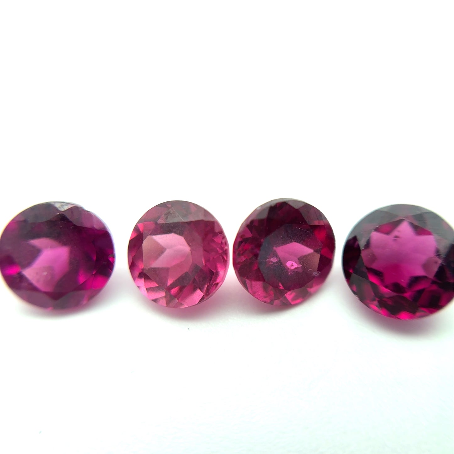 ONE 5mm Purple Garnet Round Cut