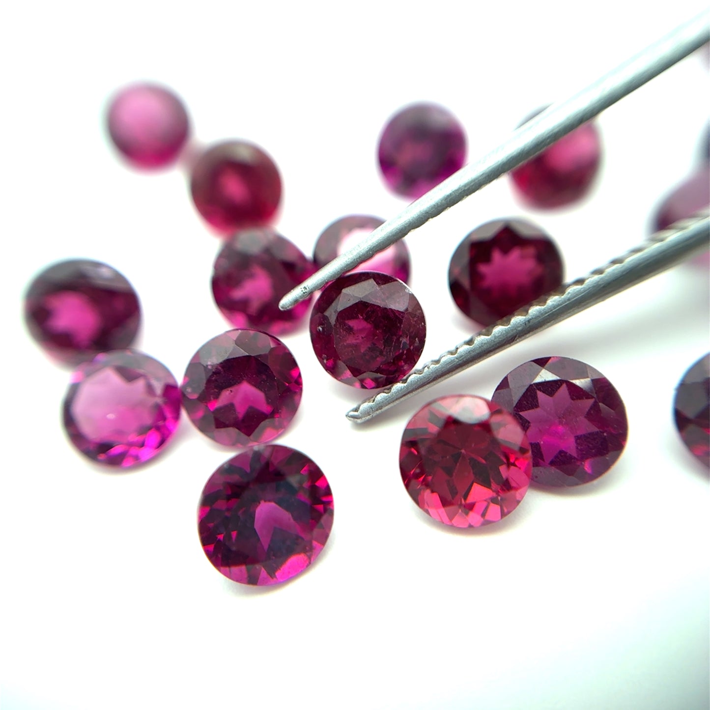 ONE 5mm Purple Garnet Round Cut