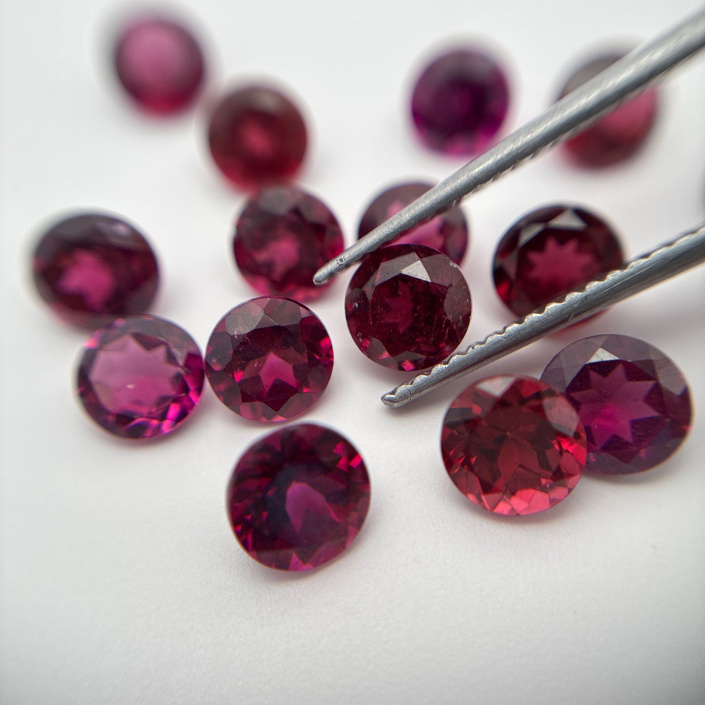 ONE 5mm Purple Garnet Round Cut