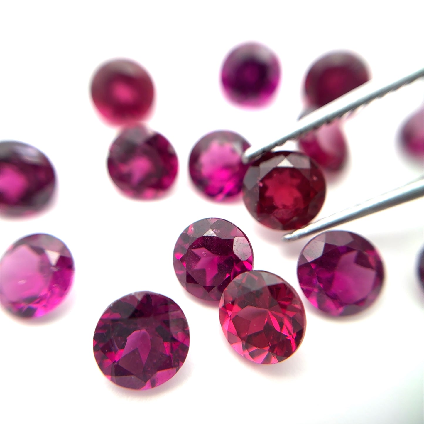 ONE 5mm Purple Garnet Round Cut