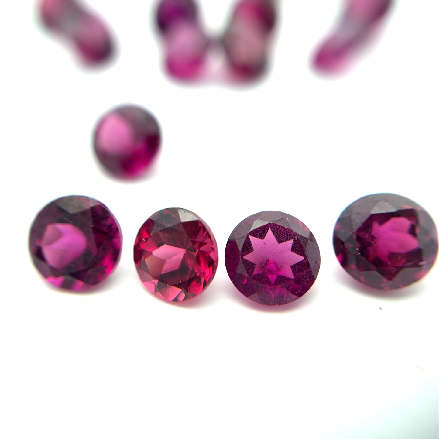 ONE 5mm Purple Garnet Round Cut