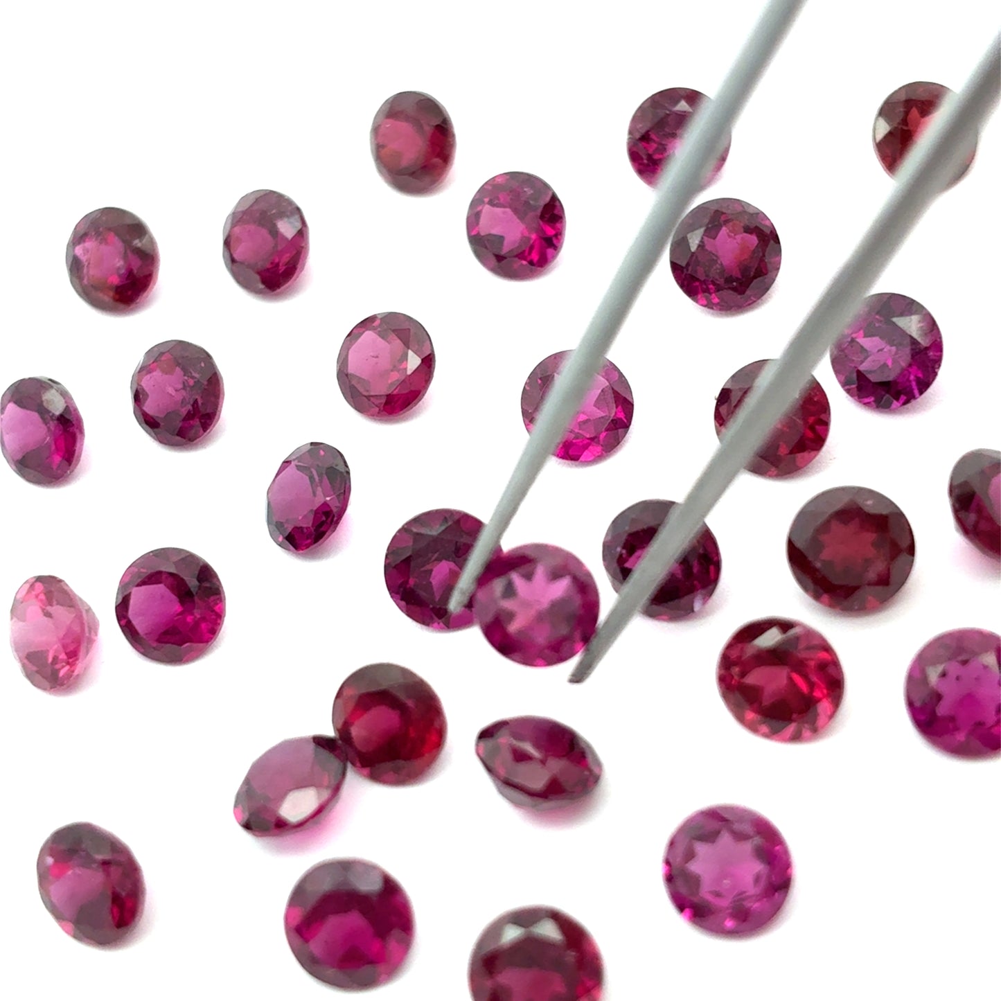 ONE 5mm Purple Garnet Round Cut